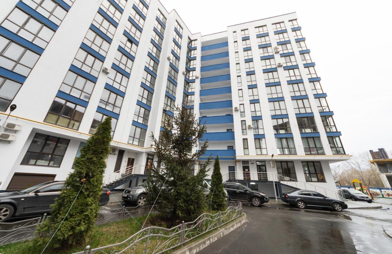Апартаменты На Центральной Улице 基輔 外观 照片